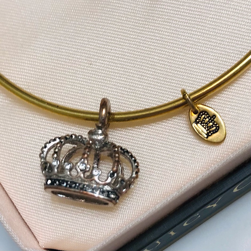🆕🔥JUICY COUTURE SUPER CUTE GOLD/SILVER BRACELET&ROYAL CROWN SILVER STUDS&JCTAG - Picture 2 of 10